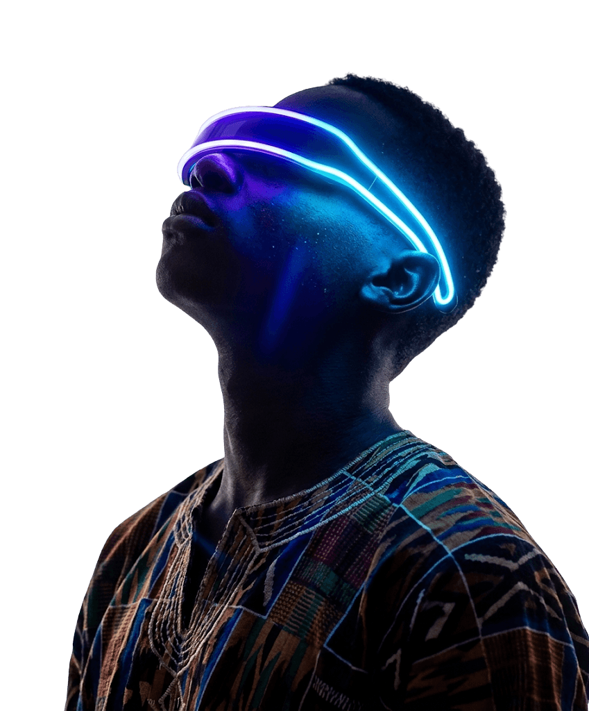 Jeune homme portant une visière lumineuse néon bleue, le regard tourné vers le haut